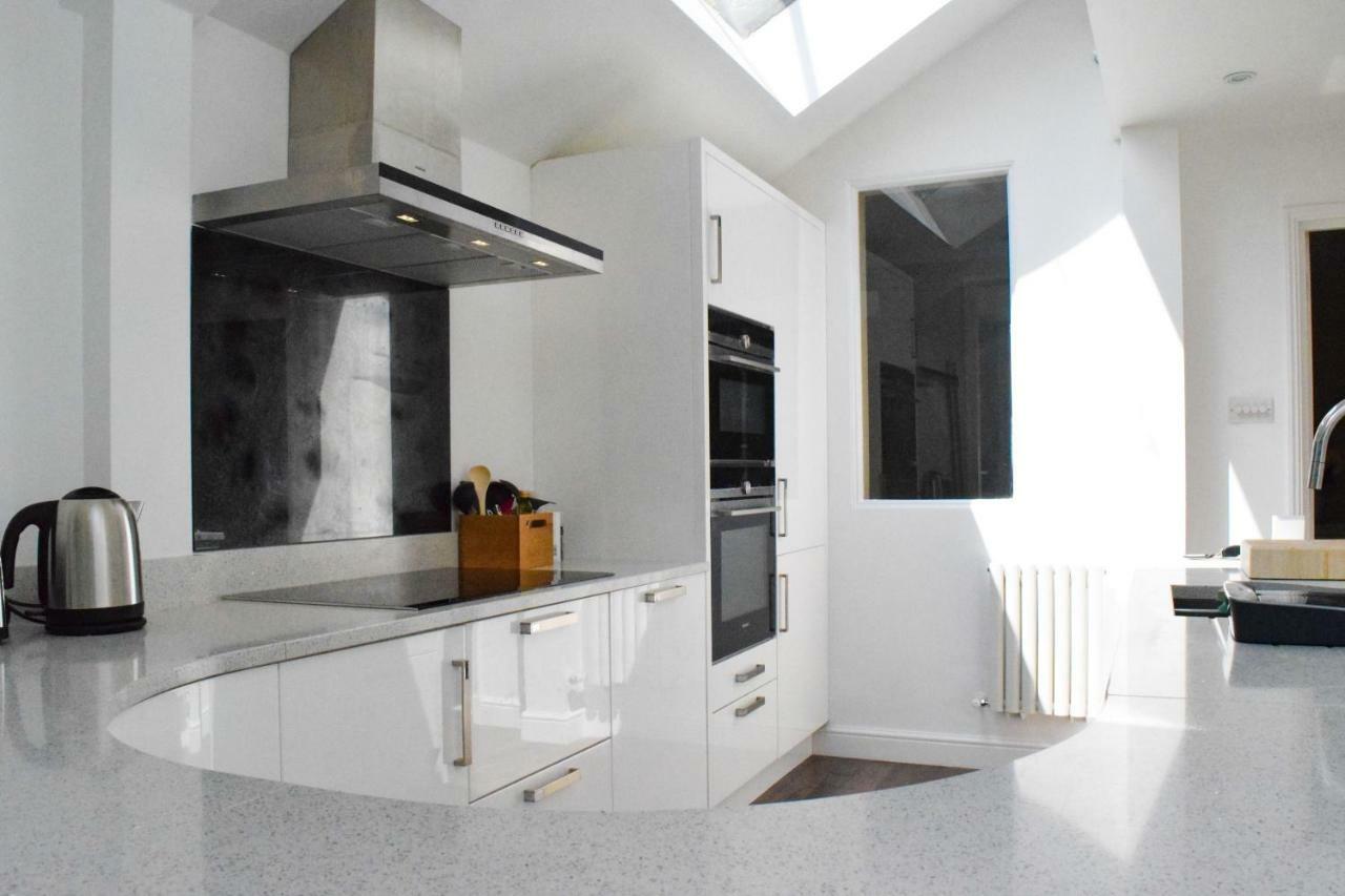 לונדון 3 Bedroom Family House With A Superb Kitchen And Garden מראה חיצוני תמונה