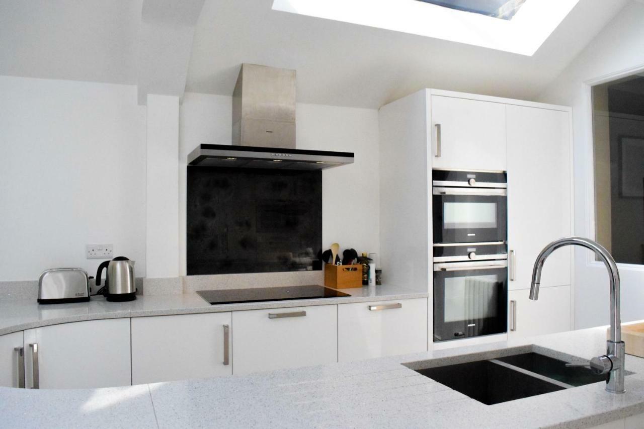 לונדון 3 Bedroom Family House With A Superb Kitchen And Garden מראה חיצוני תמונה